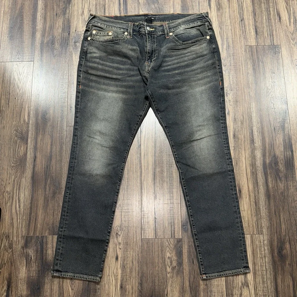 True Religion Men's Geno Relaxed Slim Denim Jeans Size 44 x 33 Dark Wash Gray